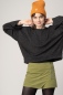 Mobile Preview: Kurzer Hosenrock "Nelke" für Damen Cord in grün von vorne