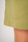 Preview: Damen Shorts "Ursula" Grün aus Viskose Detailbild vom Hosensaum