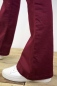 Preview: Bootcut Hose für Damen in Beere Detailansicht Schlag