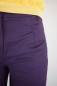 Preview: Baumwollhose für Damen im Mom-Style in Aubergine Detailansicht Front