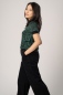 Preview: Schwarze Culotte Hose "Kora" Breitcord von linker Seite mit Shirt "Anita"