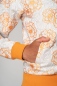 Preview: Blousonjacke "Frederike" - Weiß mit Glitzer - Orange geblümt Detailansicht von Seitentasche