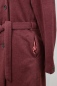Mobile Preview: Mantel "Tara" aus Wolle für Damen in Weinrot hell Detailansicht von Gürtelband