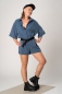 Mobile Preview: Kurzer Jumpsuit für Damen in Blau