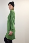 Preview: Sweatkleid in Grün kurz aus Bio-Baumwolle langarm mit Stehkragen Ansicht linke Seite