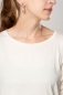 Preview: Viskose T-Shirt "Uta" in Cremeweiß für Damen Detailbild von Rundhalsausschnitt
