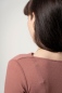Preview: Langarmshirt für Damen Viskose Altrosa Detailansicht von hinten