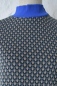 Preview: Stehkragen Pullover für Damen Art Déco Muster Detailansicht Stehkragen