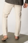 Preview: Chino Hose "Fret" mit Leinen in Cremeweiß von hinten mit umgeschlagenem Saum
