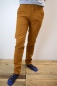 Preview: Chino Hose für Herren aus Baumwolle in Farbe Safran Ansicht Front