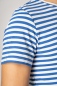 Preview: T-Shirt "Theo" Herren in Azurblau-Weiß quer gestreift Nahaufnahme Kurzärmel