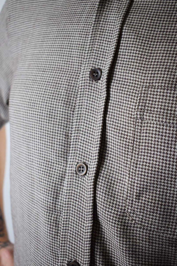 Wollhemd "Karsten" für Herren Hahnentritt in Braun Detailbild Knopfverschlussleiste