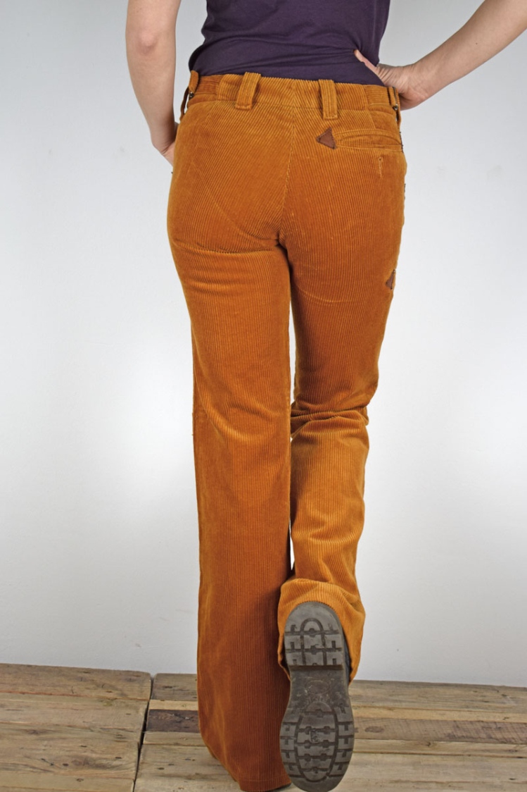 Schlaghose "Zimmermann" Cord flare in orange von mit angestellten Bein