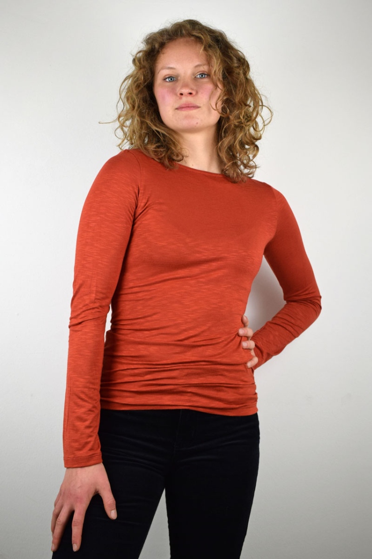 Langarmshirt "Lola" Terracotta für Damen aus Viskose von vorne