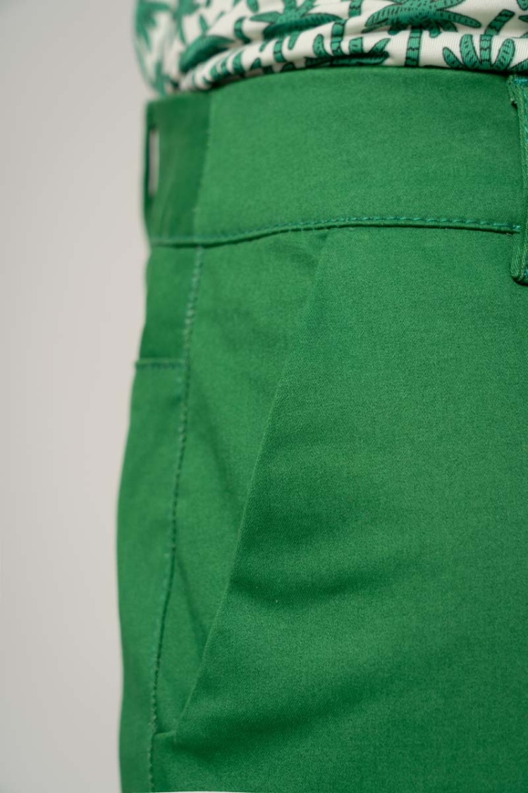 Grüne Bermuda Shorts "Sophia" für Damen Detailbild vom Hosenbund