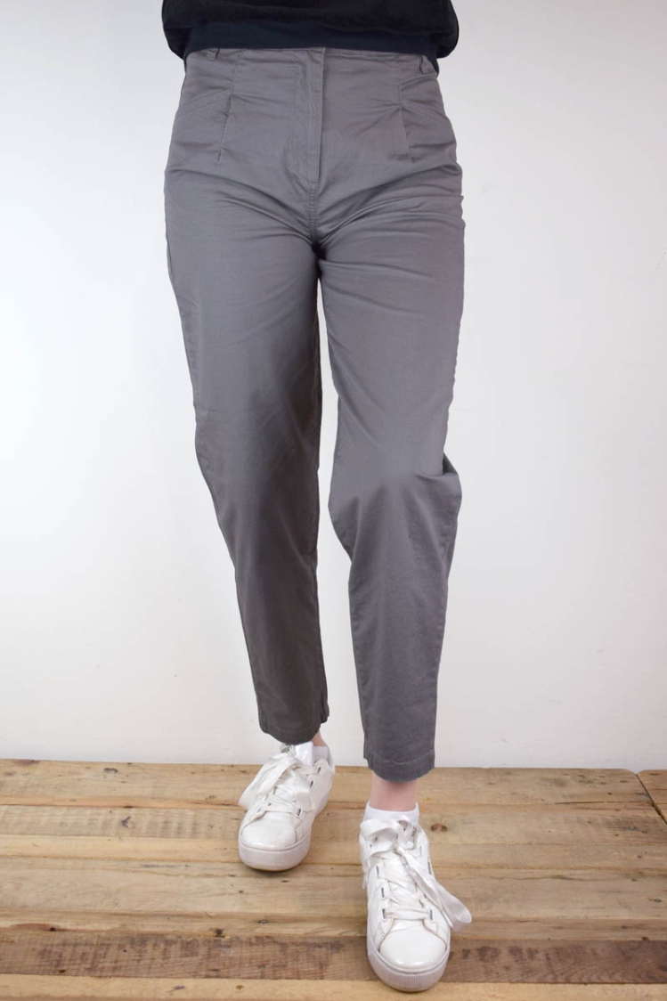 Baumwollhose im Mom-Style für Damen in Grau Ansicht Front