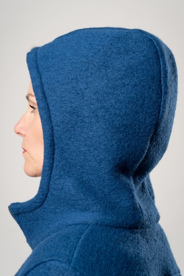 Wolljacke für Damen in Blau Detailansicht Kapuze