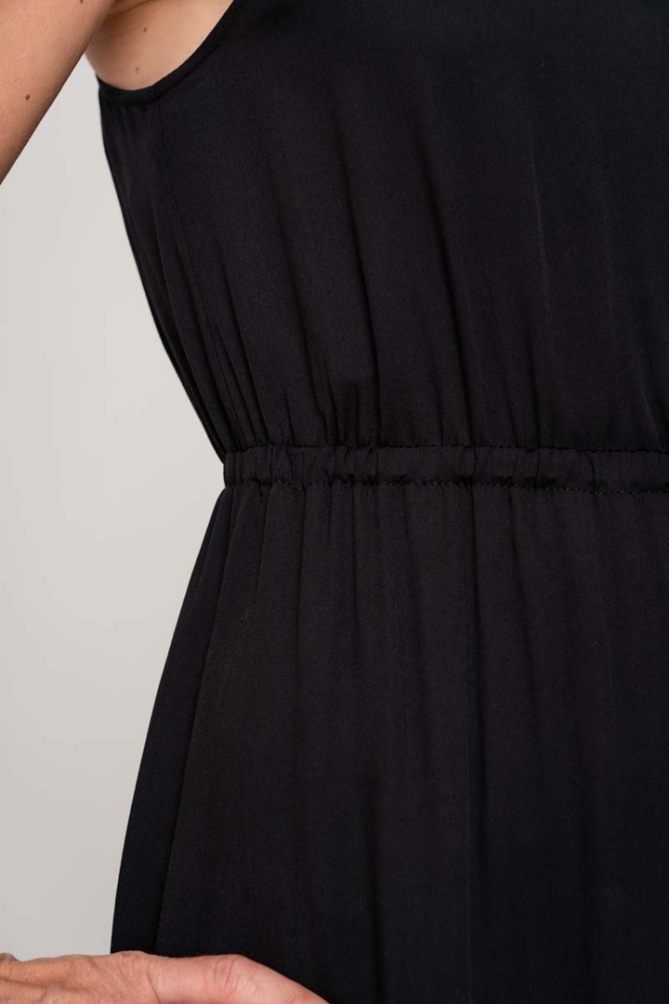 Schwarzes Maxikleid "Inez" aus 100% Viskose Detailbild Taille