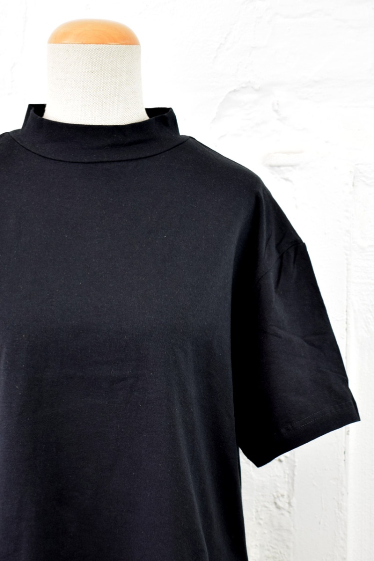 Schwarzes T-Shirt "Ruma" Damen Baumwolle Bio Nahaufnahme von vorne
