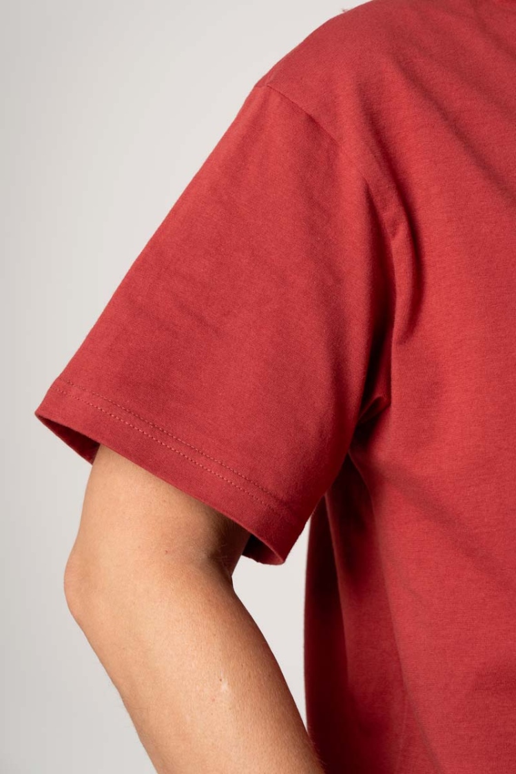 Rotes T-Shirt "Ruma" Damen BIO mit Stehkragen Detailansicht von Kurzärmel