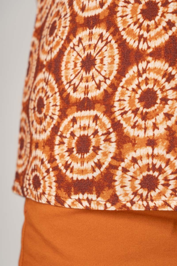 Viskose Bluse Kurzarm Batik Muster Orange-Braun Detailansicht Batik Kreismuster