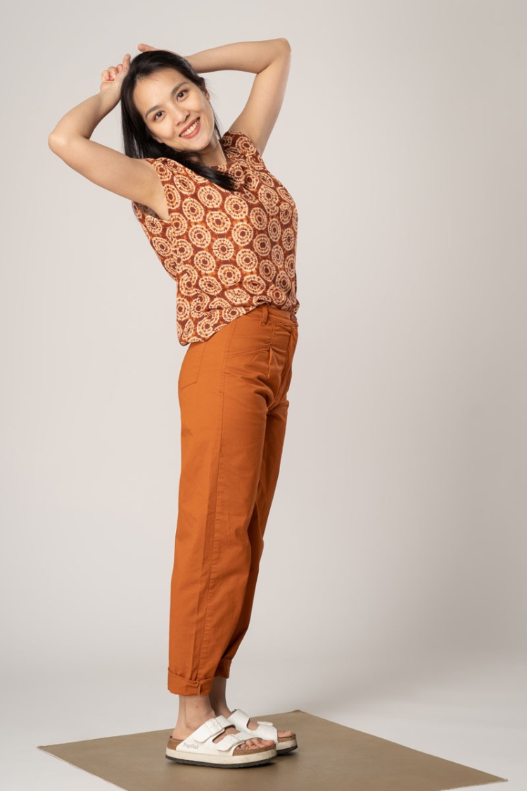 Viskose Bluse Kurzarm Batik Muster Orange-Braun Ansicht von der rechten Seite