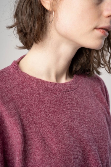 Oversize Pullover für Damen in Pink meliert Detailansicht Rundhalsausschnitt