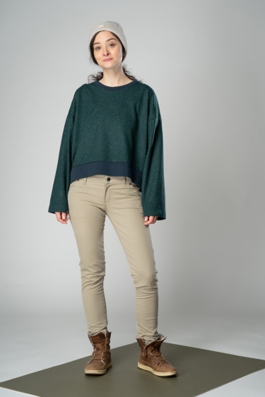 Oversize Pullover "Sol" Wollanteil in Dunkelgrün für Damen von vorne  frontal von vorne