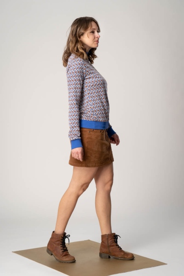 Stehkragen-Pullover für Damen bunt gemustert Ansicht rechts im Profil