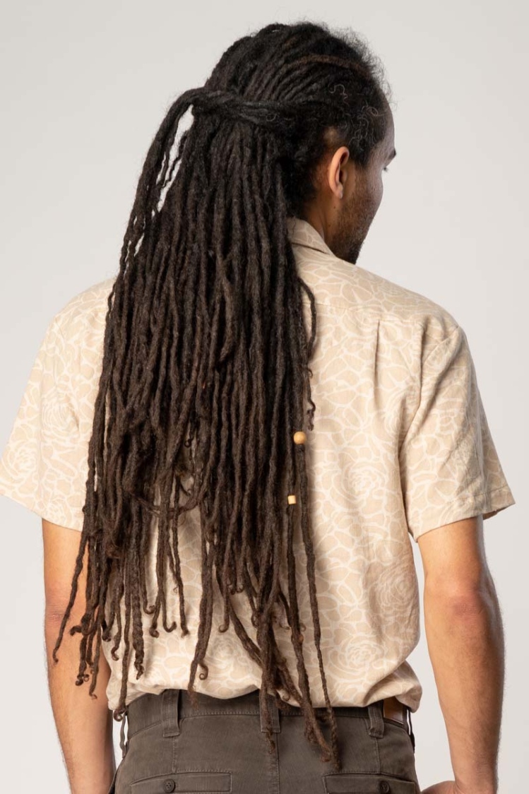 Hawaiihemd "Lorenzo" Leinen-Baumwoll-Mix in Beige mit Blumenmuster weiss von hinten
