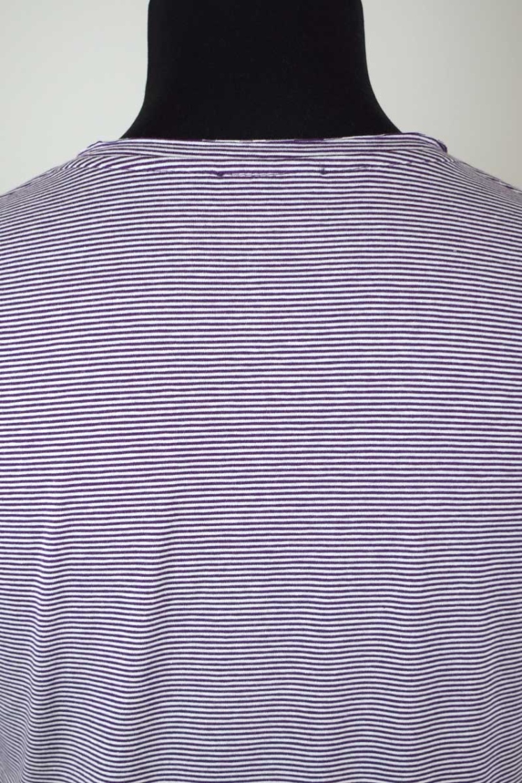 T-Shirt für Herren aus Viskose in Lila-Weiß gestreift Detailansicht Rückseite