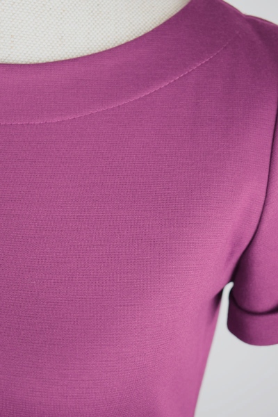 Kleid kurz Pink Kurzarm Detailansicht Rundhalsausschnitt