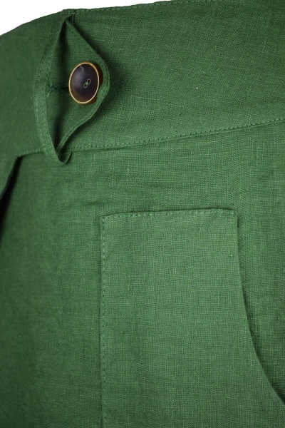 Wickelrock "Maxima" aus Leinen in Grün Detailansicht Knopfverschluss