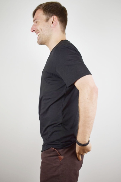 Schwarzes T_Shirt "Theo" für Herren aus Viskose Seitenansicht