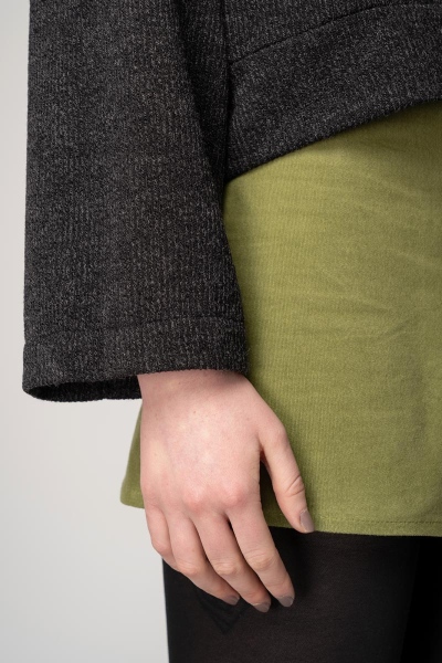 Kurzer Hosenrock "Nelke" für Damen Cord in grün Detail von Rocksaum