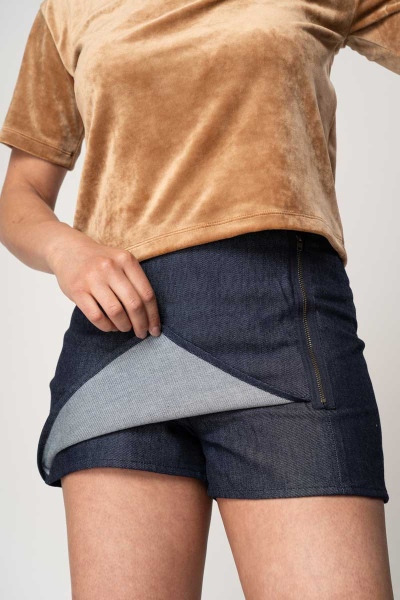 Hosenrock kurz für Damen in Jeansblau Detailansicht Front