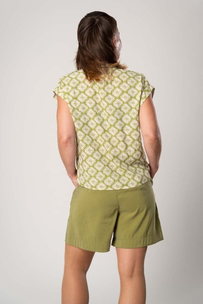 Damen Shorts "Ursula" Grün aus Viskose Ansicht von hinten