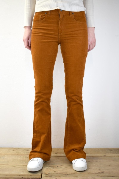 Bootcut Hose für Damen aus Cord in Orange Ansicht Front
