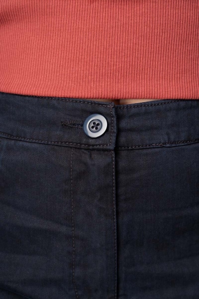 High Waist Hose für Damen in Dunkelblau Detailansicht Knopfverschluss