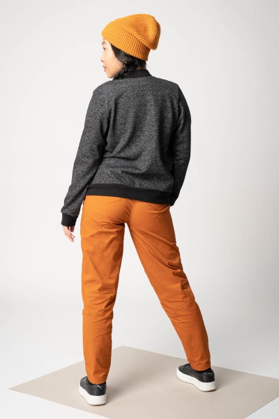 High Waist Hose "Valma" aus Baumwolle in orange von hinten Ganzkörper