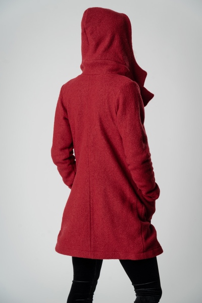 Roter Wollmantel "Kama" für Damen mit Kapuze Ansicht von hinten