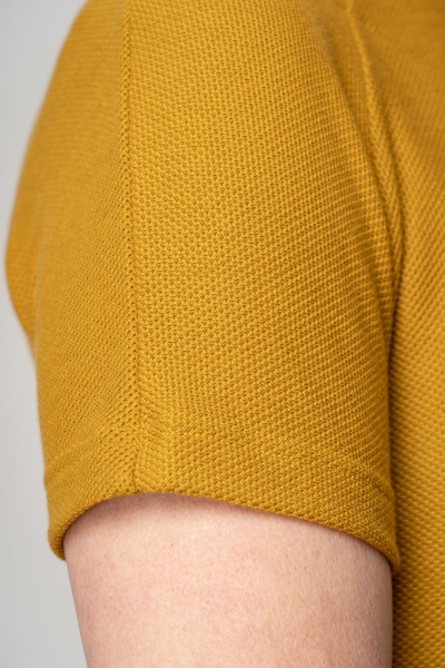 Kurzes Kleid in Gelb Kurzarm Detailansicht Kurzärmel