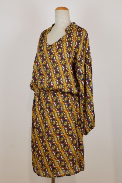 Kleid Langarm mit Retromuster Ansicht linke Seite