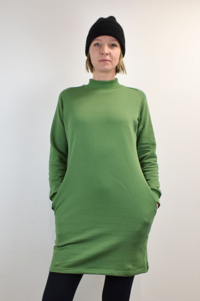 Sweatkleid in Grün kurz aus Bio-Baumwolle langarm mit Stehkragen Ansicht Front