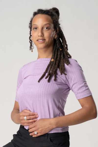 Shirt "Chayenne" Kurzarm Lila mit Streifenstruktur von vorne