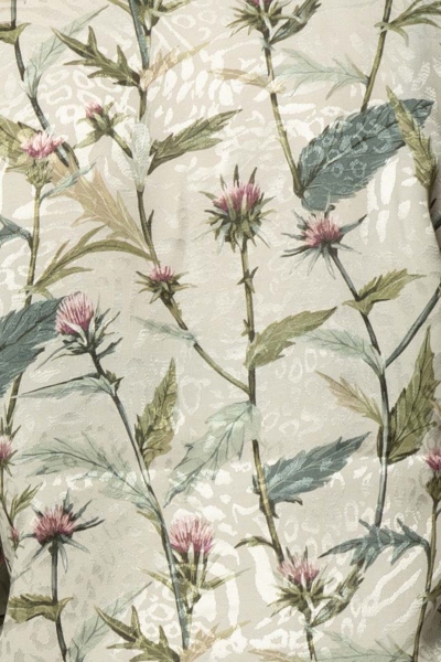 Viskose Bluse für Damen Lindgrün Pflanzenmuster Detailansicht Distelmuster