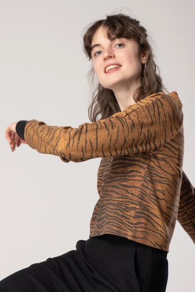Pullover Damen Tiger Animal Print Nahansicht linke Seite