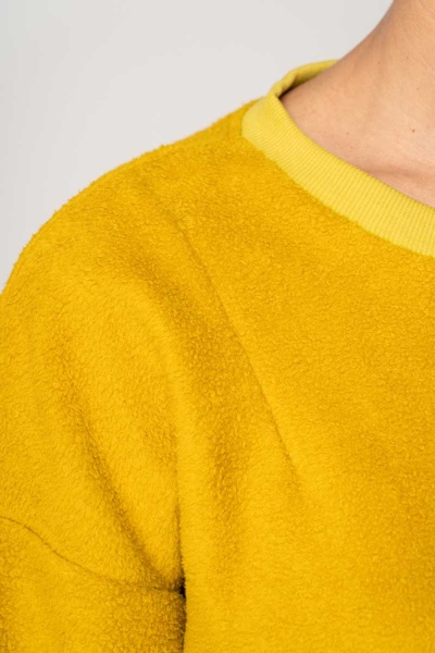 Teddyplüsch Pullover für Damen in Gelb Detailansicht Bündchen am Hals