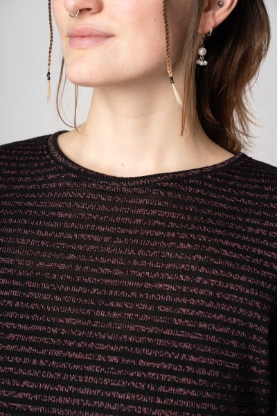 Pullover Damen Schwarz Rosa gestreift Detailansicht Rundhalsausschnitt