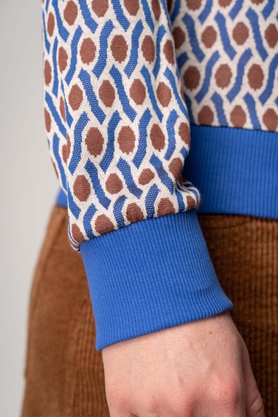 Stehkragen-Pullover für Damen bunt gemustert Detailansicht Bündchen